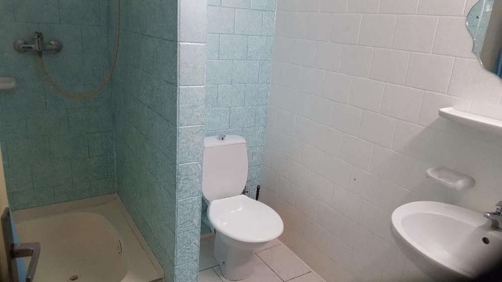 Hotel Camelot Tisa Bagian luar foto