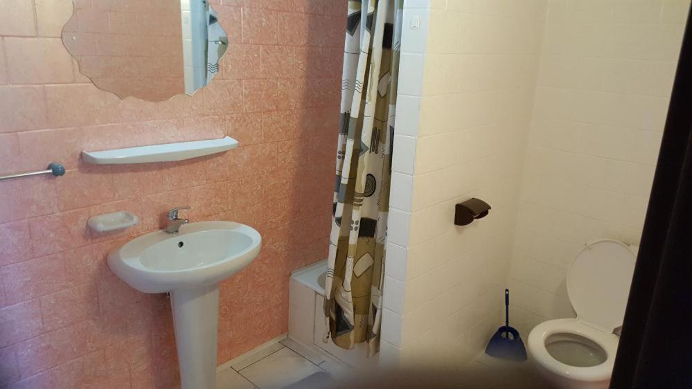 Hotel Camelot Tisa Bagian luar foto