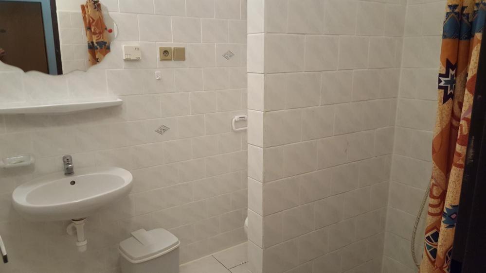 Hotel Camelot Tisa Bagian luar foto